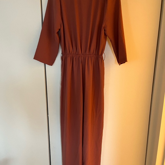 ZARA Elegant Rust V-Neck Jumpsuit - Picture 3 of 4